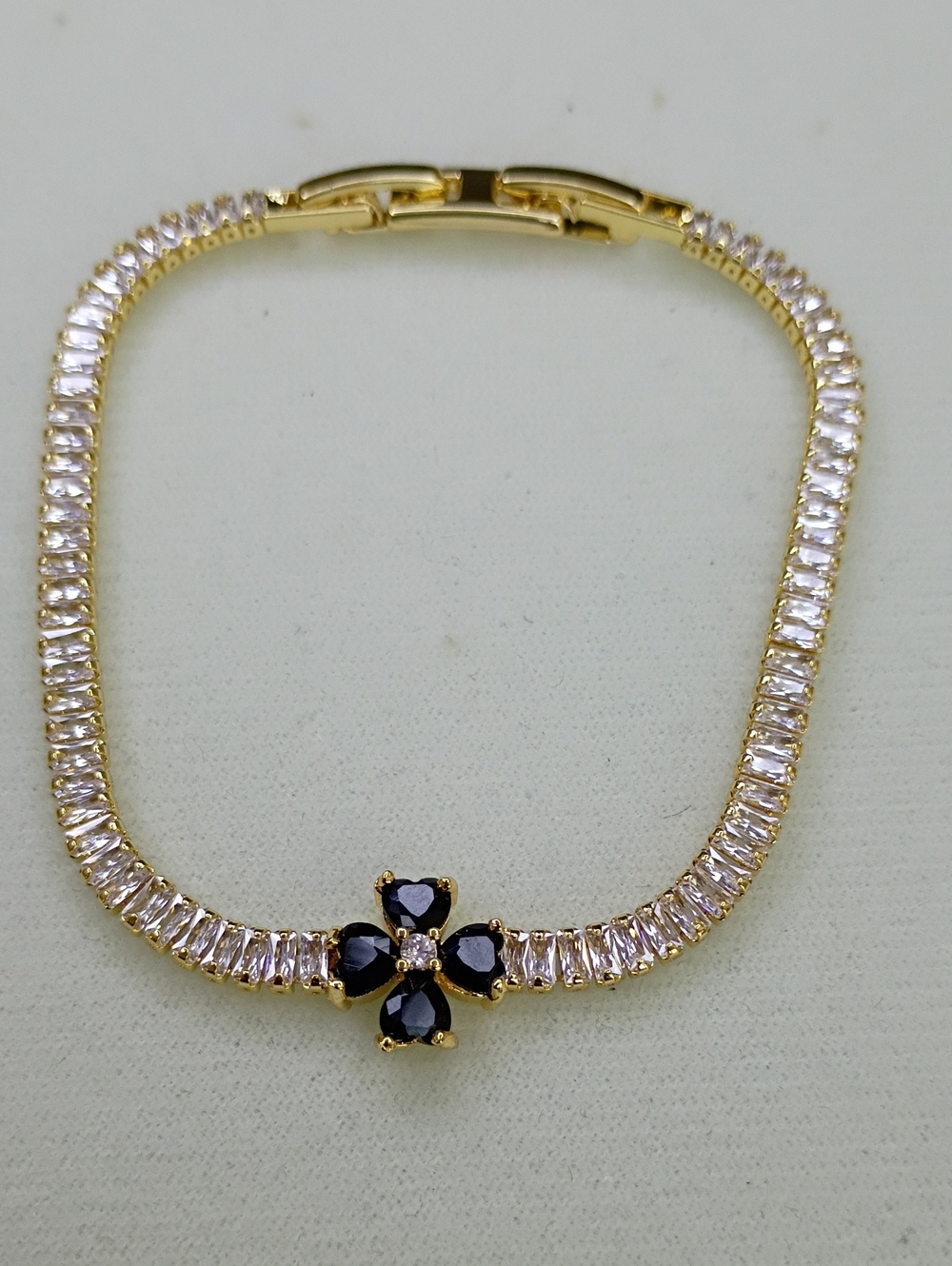 New Gold Tone Tennis Bracelet with Black Clover Accent 🚨 - Picture 2 of 3